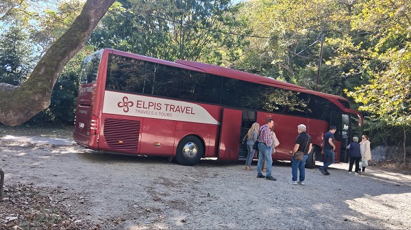 τουριστικό λεωφορείο