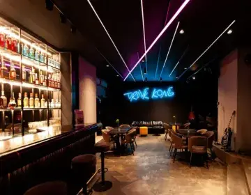 bar