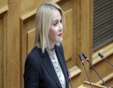 mika-iatridi