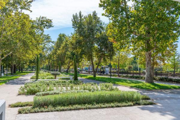 votanikos kipos-larisa