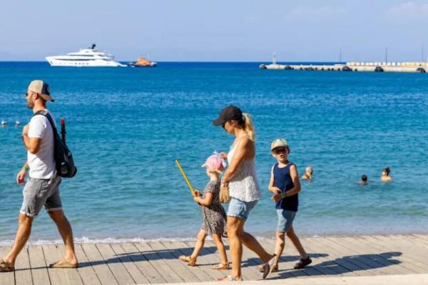 family-tourists