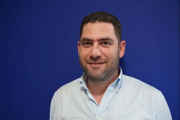 manolakelis.