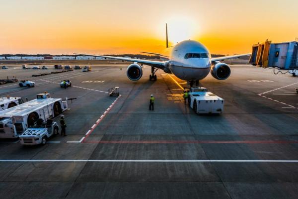 airplane-unsplash