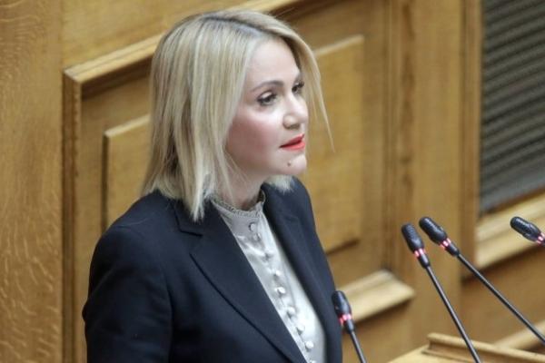 mika-iatridi