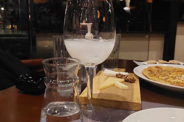 tzipouro-mezes