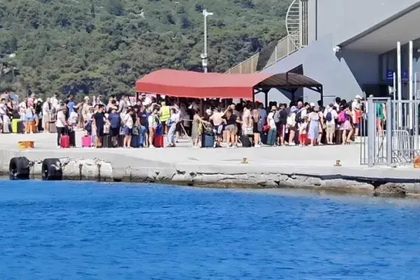 samos_tourkoi_touristes